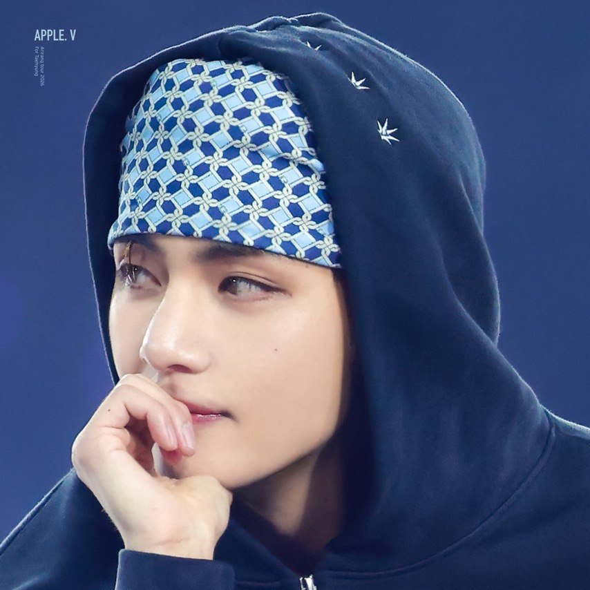 뷔 (방탄소년단) 최근 활동샷