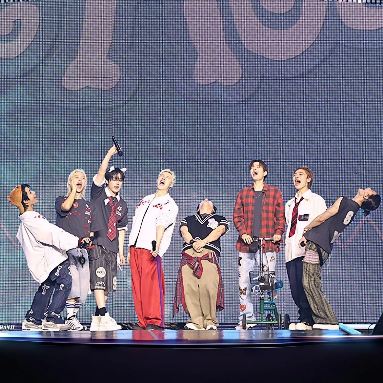 Foto aktivitas terbaru Stray Kids