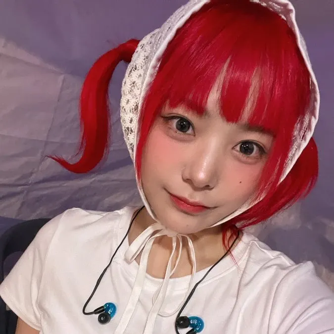 Latest photo of Siyeon (QWER)