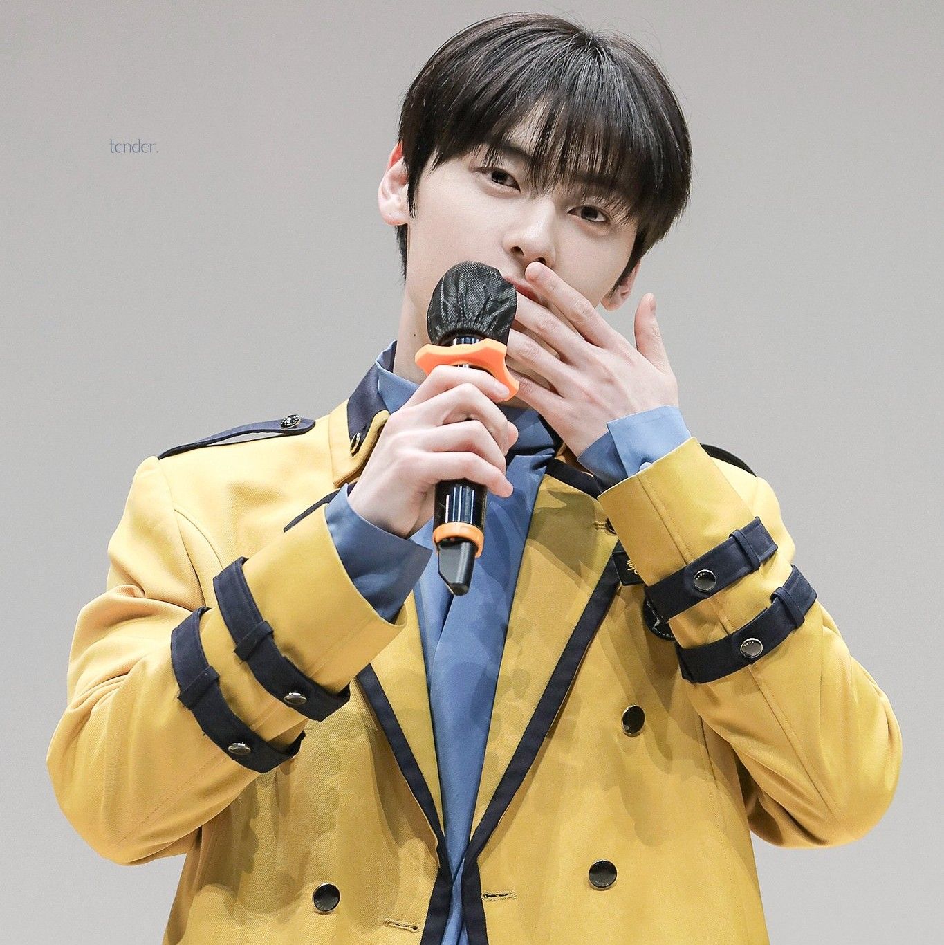 Behind-the-scenes cut of Hwang Minhyun