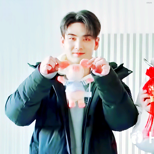 A moment captured by Baekho's fan