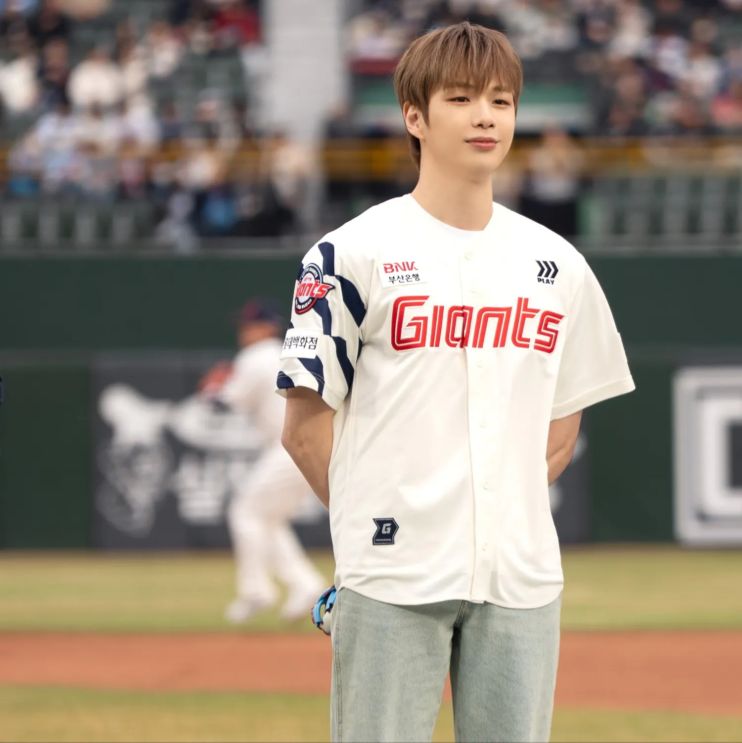 Behind-the-scenes cut of Kang Daniel