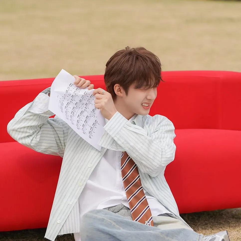 A moment captured by Hui (PENTAGON)'s fan