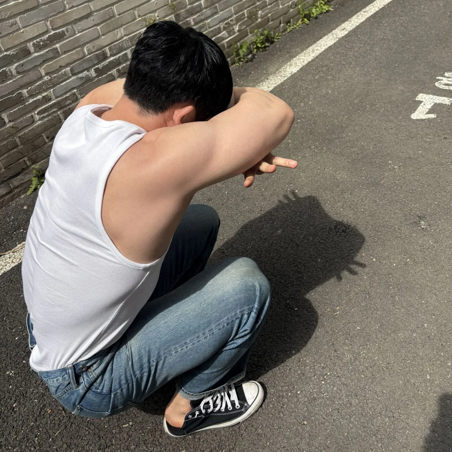 Behind-the-scenes cut of Wonho