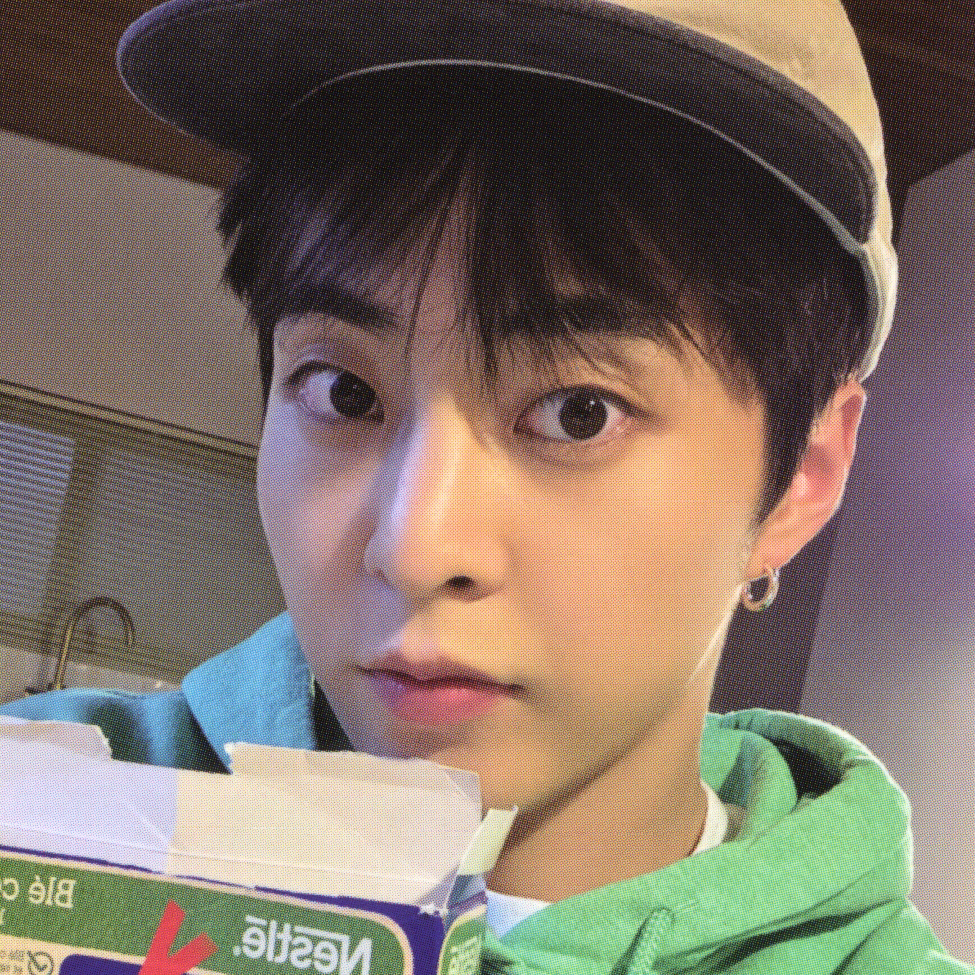 시우민 (EXO)의 비하인드 컷