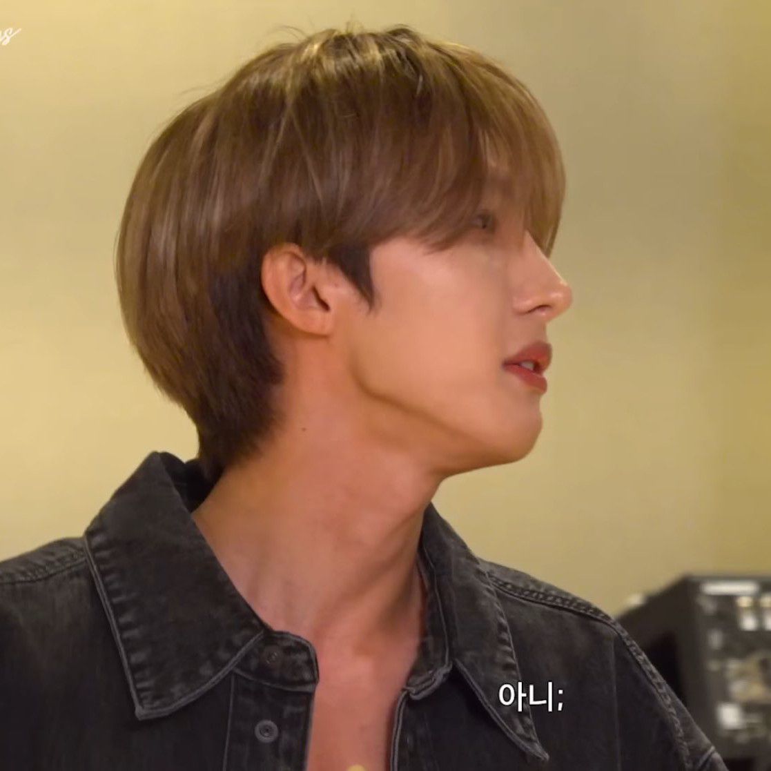 Behind-the-scenes cut of Hui (PENTAGON)