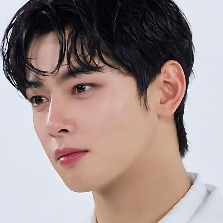 Recent activity shot of Eunwoo (ASTRO)
