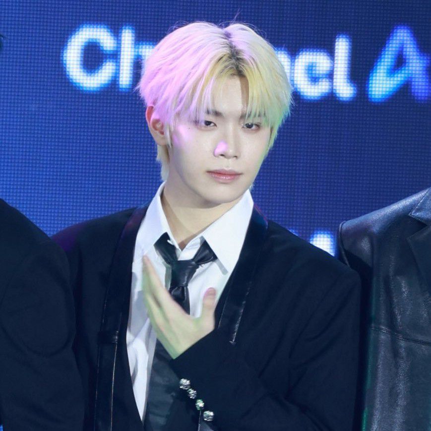 Latest photo of Kim Taerae (ZEROBASEONE)