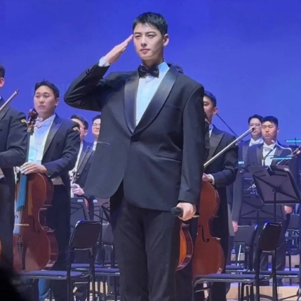 Latest photo of Eunwoo (ASTRO)