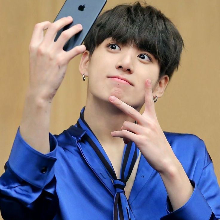 Foto aktivitas terbaru Jungkook (BTS)