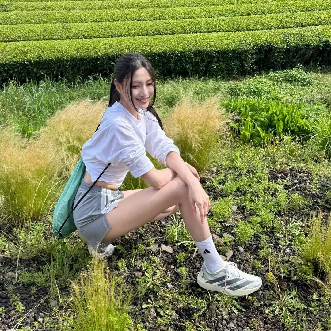 吴夏荣 (Apink)的最新活动照片