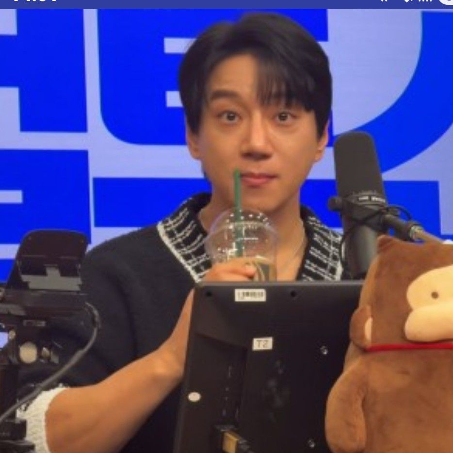 A moment captured by Hwang Chiyeol's fan