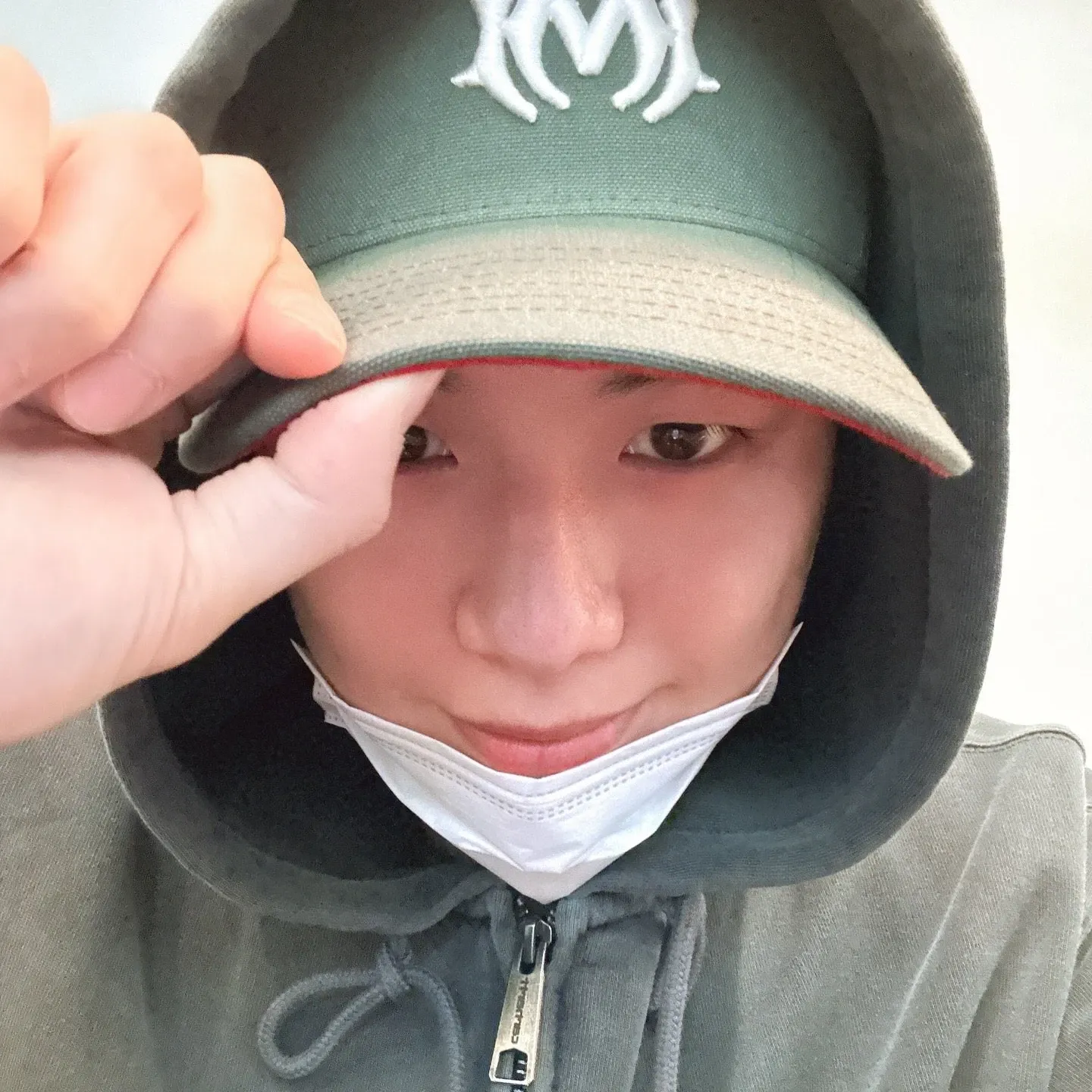 Behind-the-scenes cut of Kang Daniel