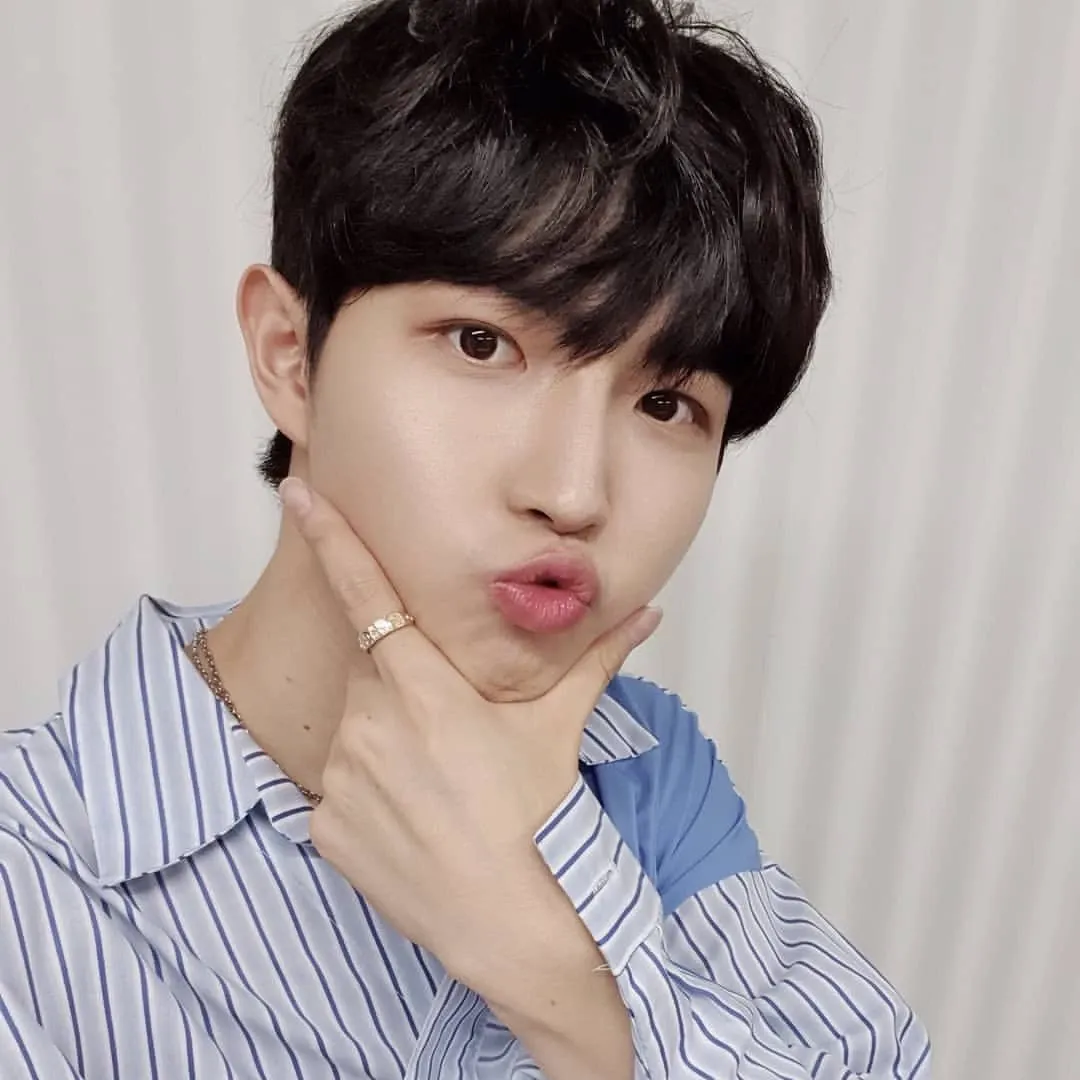 Behind-the-scenes cut of Kim Jaehwan