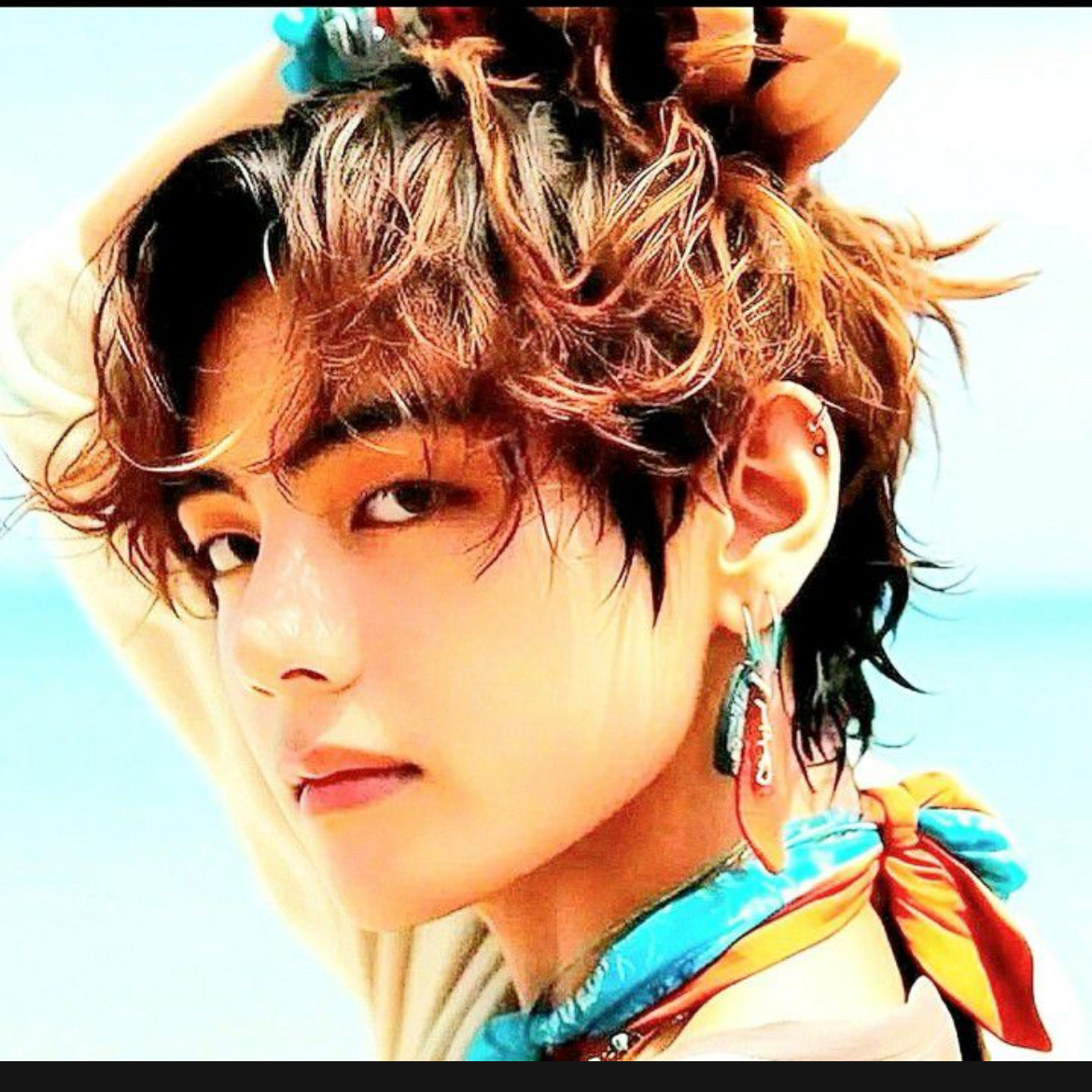 Foto aktivitas terbaru V (BTS)