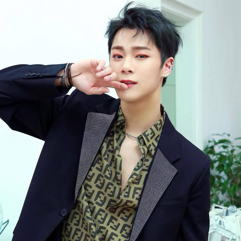 ASTRO的最新照片