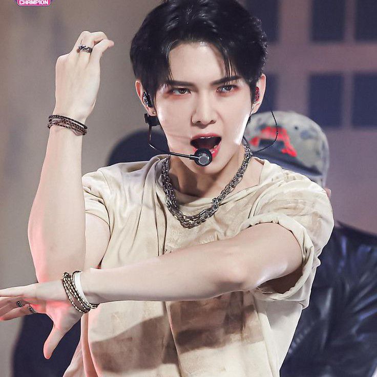 에이티즈의 비하인드 컷