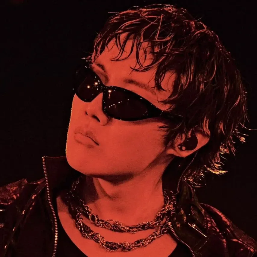 Momen yang diabadikan oleh penggemar j-hope (BTS)