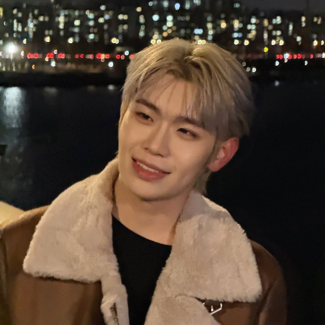 Latest photo of Kim Taerae (ZEROBASEONE)