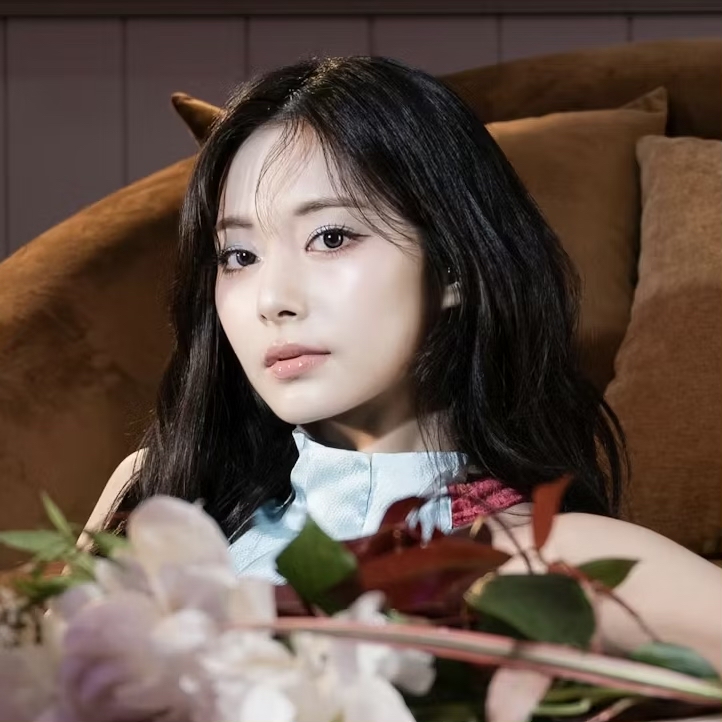Foto aktivitas terbaru Tzuyu (TWICE)