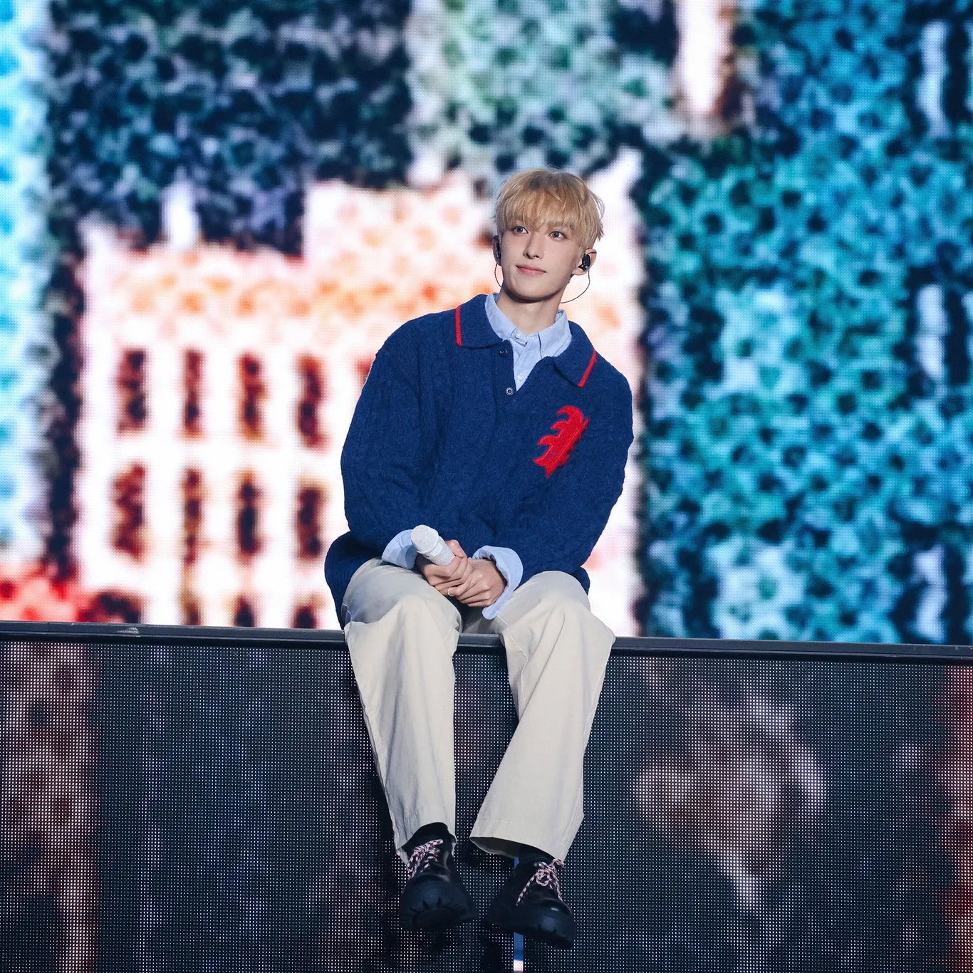 A moment captured by SEVENTEEN's fan