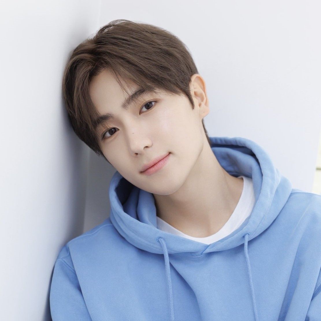 Recent activity shot of Hyunjae (THE BOYZ)