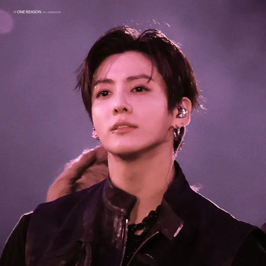 Foto aktivitas terbaru Jungkook (BTS)