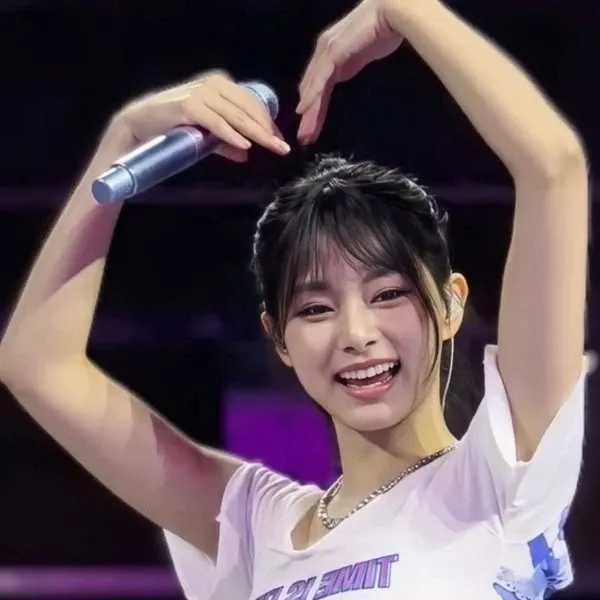 쯔위 (TWICE) 최근 활동샷