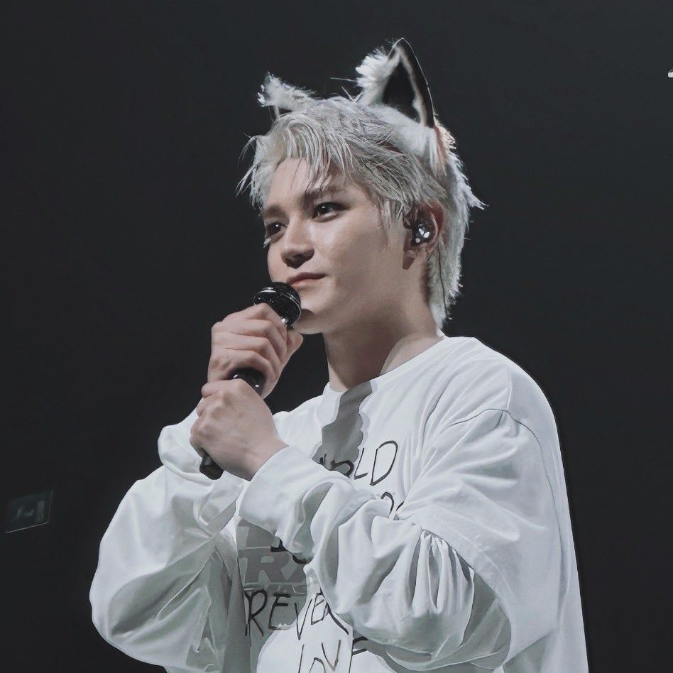 A moment captured by Taeyong (NCT 127)'s fan