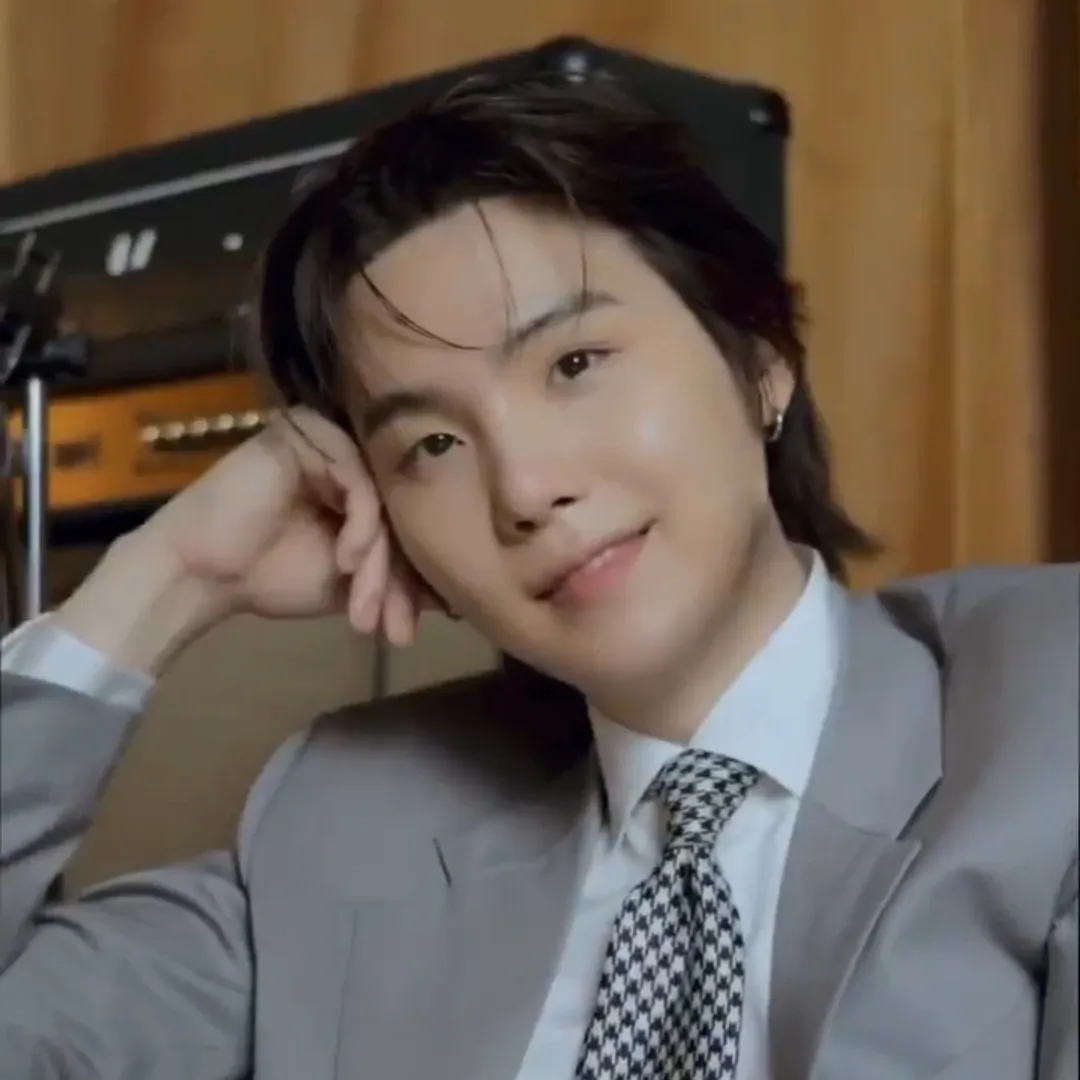 Foto terbaru SUGA (BTS)