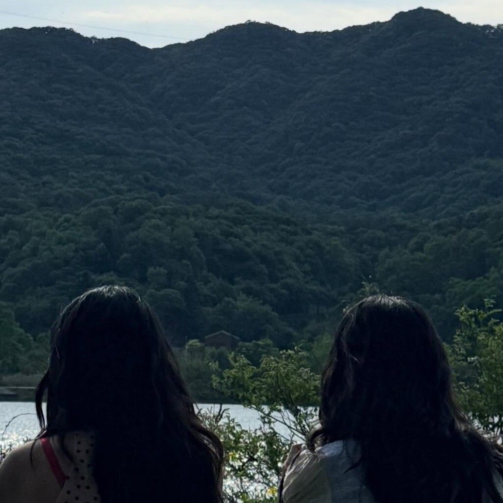 Behind-the-scenes cut of MAMAMOO