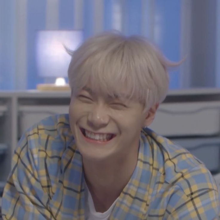 Latest photo of Moonbin (ASTRO)