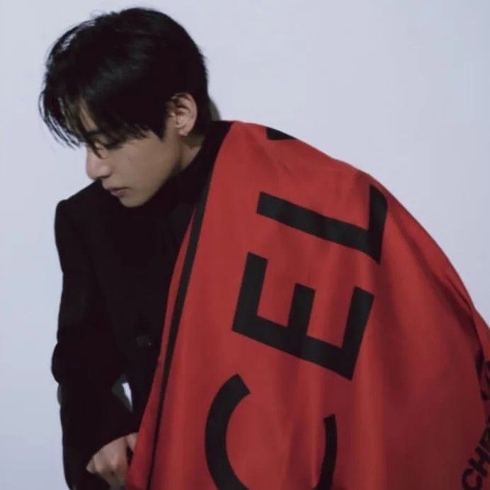 A moment captured by V (BTS)'s fan