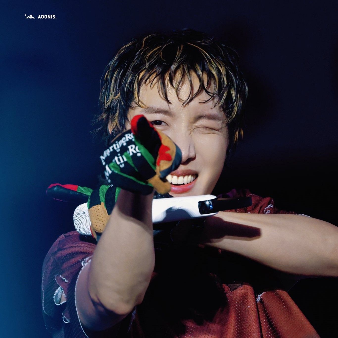 Foto aktivitas terbaru j-hope (BTS)