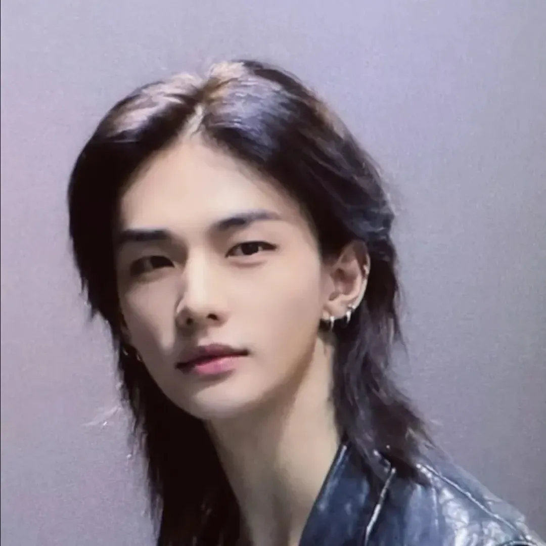 Latest photo of Hyunjin (Stray Kids)