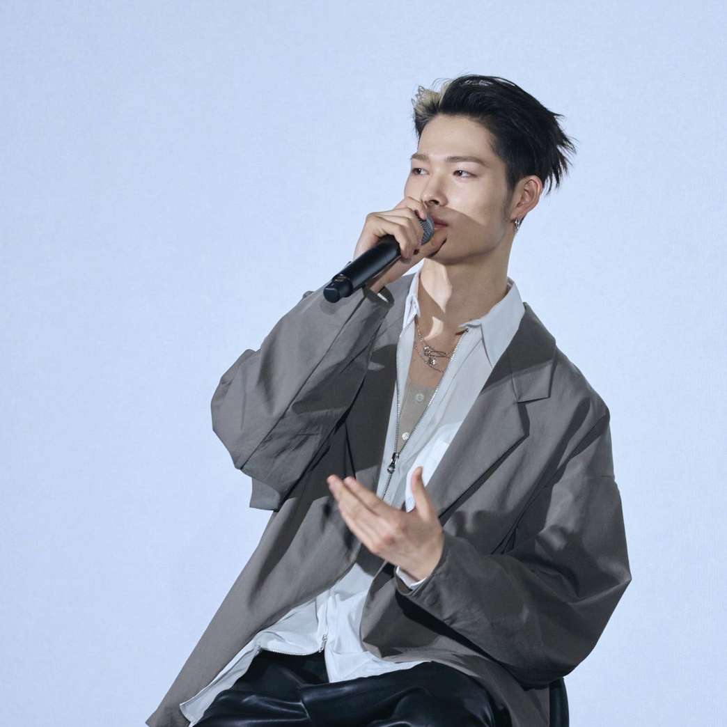 Momen yang diabadikan oleh penggemar NI-KI (ENHYPEN)