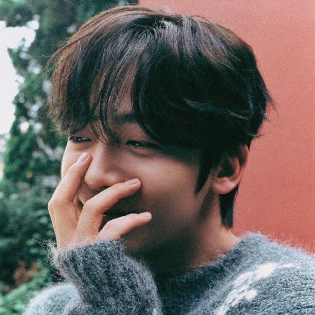 A moment captured by Kim Yohan (WEi)'s fan