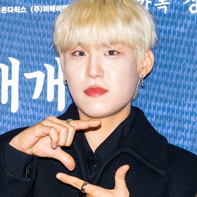 朴佑镇 (AB6IX)的最新活动照片