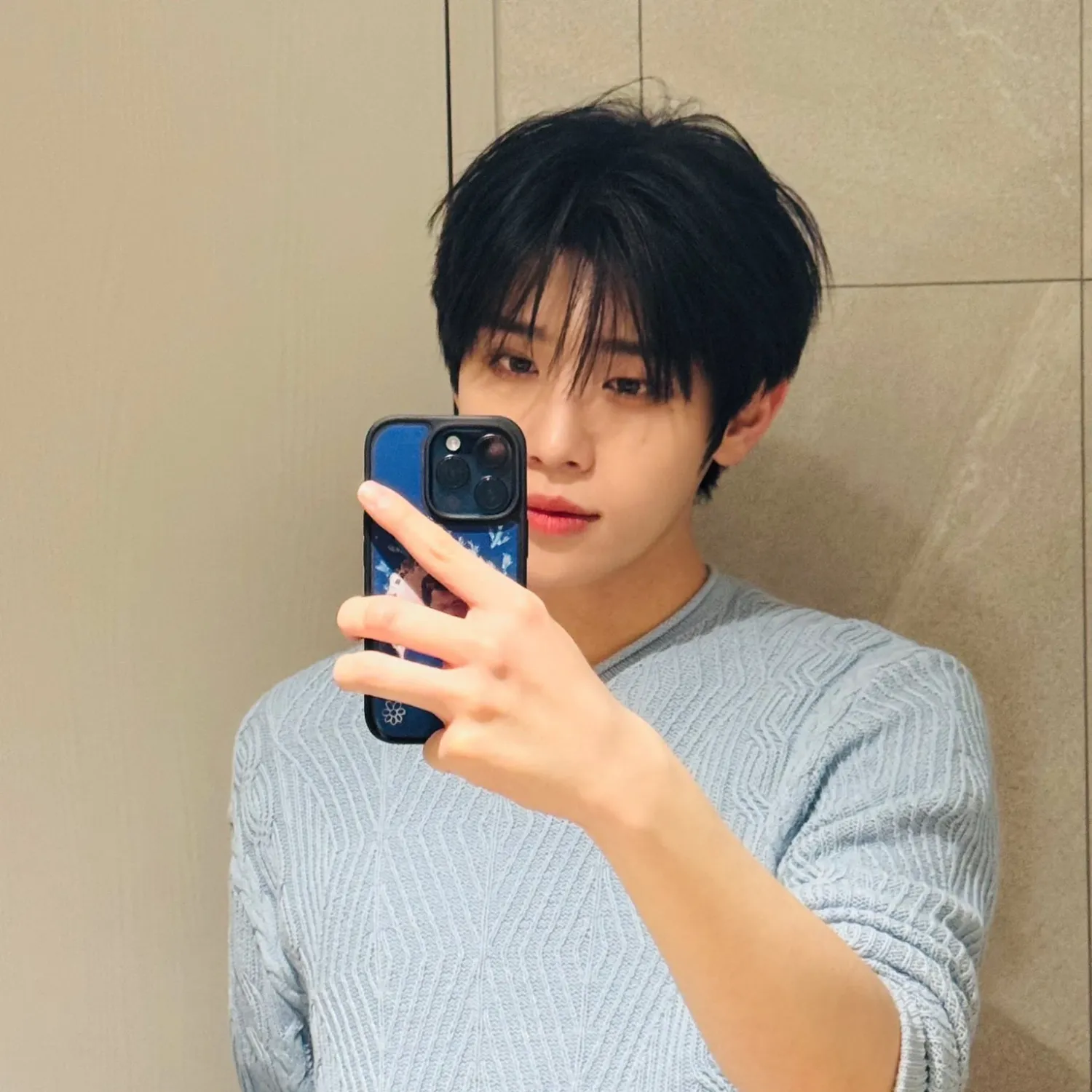 Recent activity shot of Kim Taerae (ZEROBASEONE)