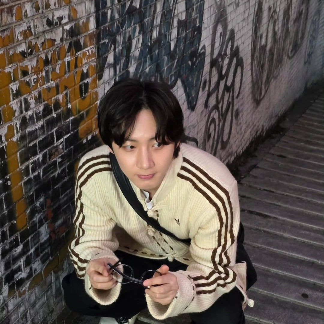 A moment captured by Hui (PENTAGON)'s fan