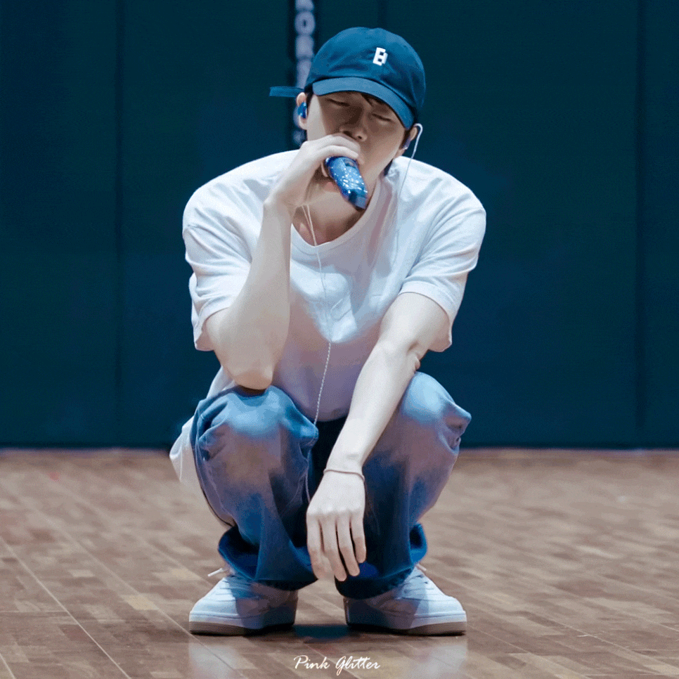 진 (방탄소년단)의 비하인드 컷