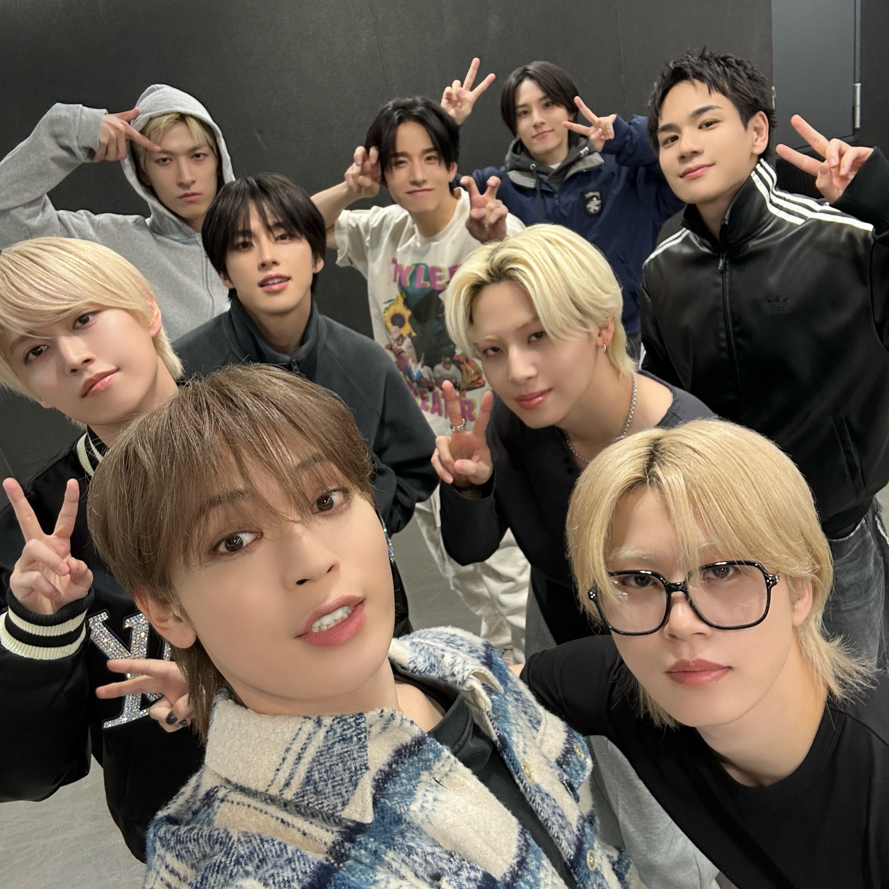 JO1の舞台裏ショット