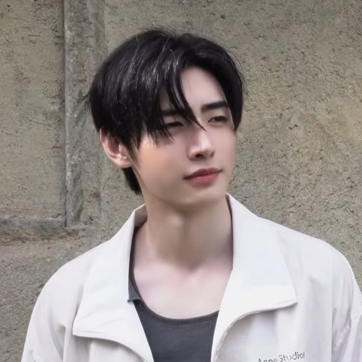 Foto terbaru Sunghoon (ENHYPEN)