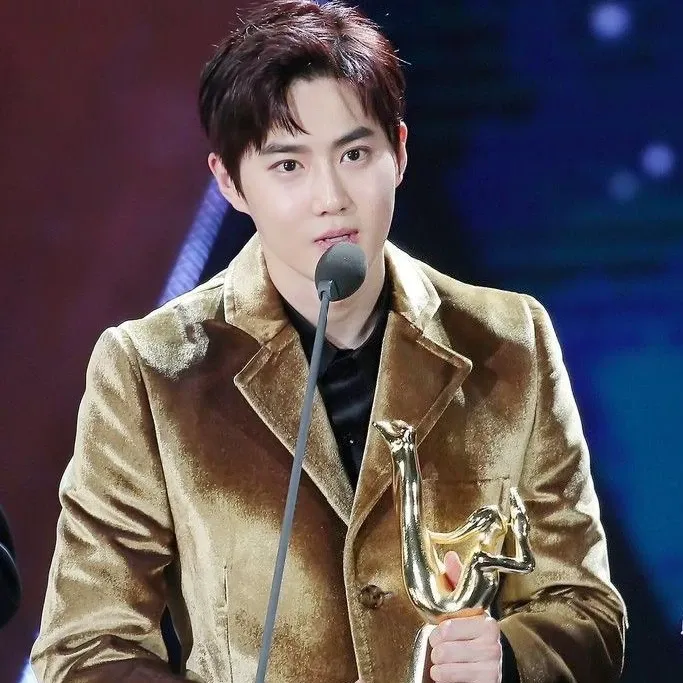 Suho (EXO)的幕后花絮