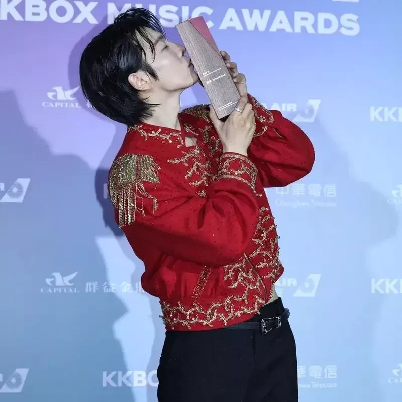 Behind-the-scenes cut of Donghae (Super Junior)