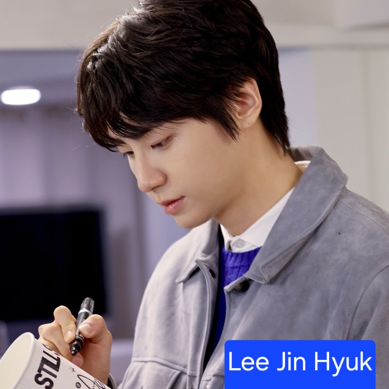 Behind-the-scenes cut of Lee Jinhyuk