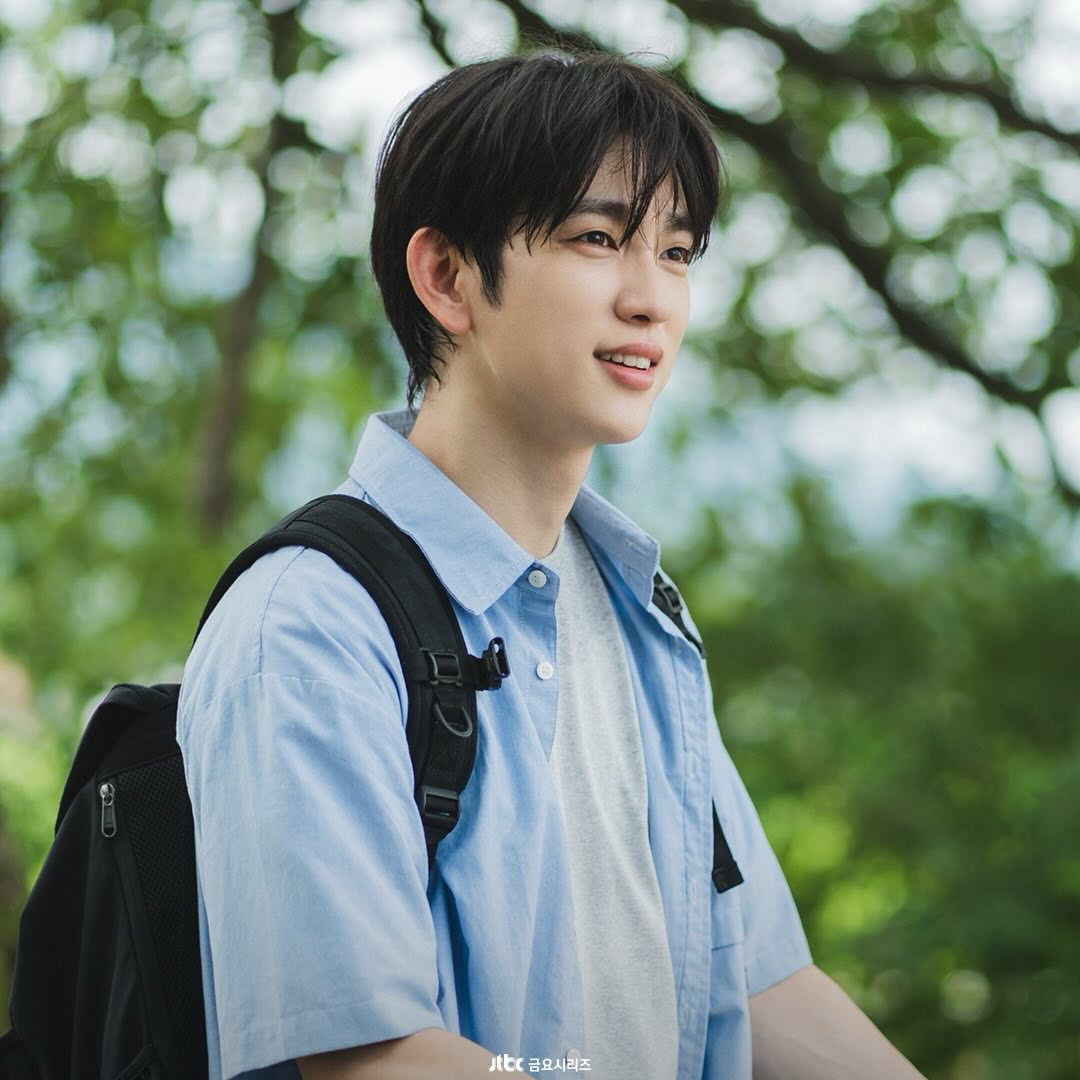 A moment captured by Jinyoung (GOT7)'s fan