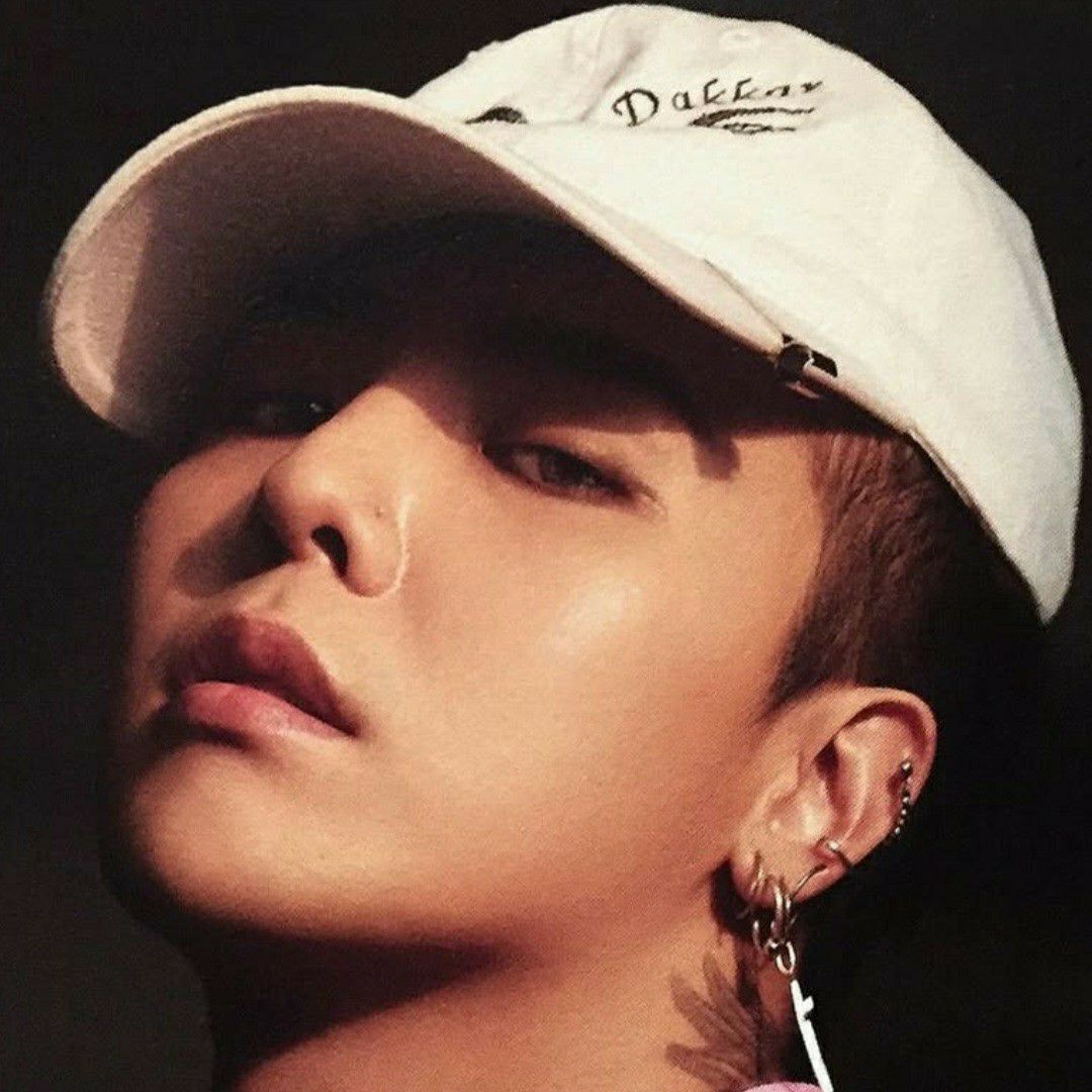 Recent activity shot of G-DRAGON (BIGBANG)