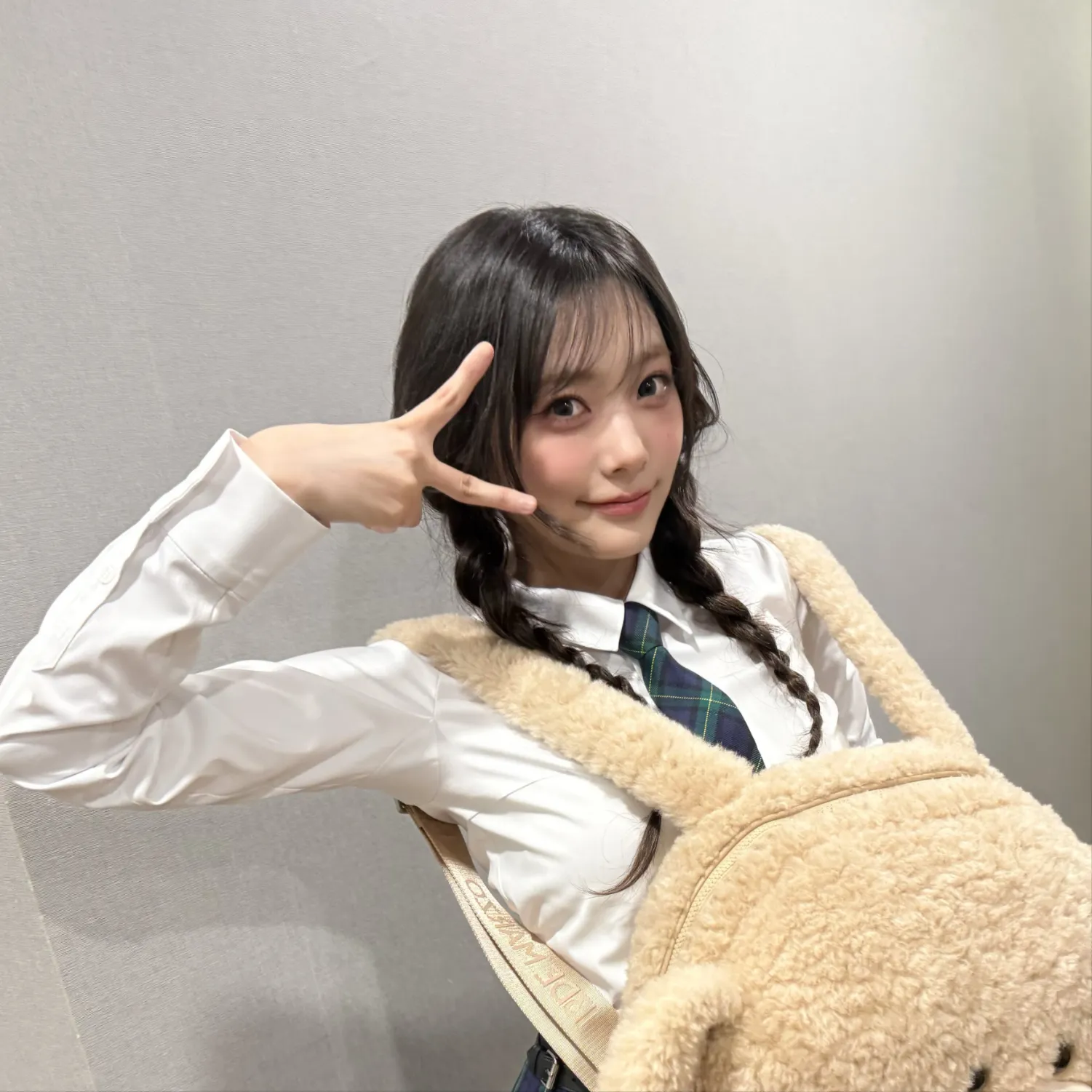 A moment captured by Siyeon (QWER)'s fan