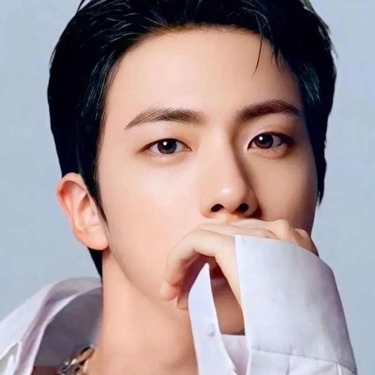 Foto aktivitas terbaru Jin (BTS)